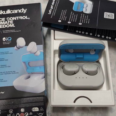 AUDÍFONOS INALÁMBRICOS NUEVOS EN CAJA - 2/2