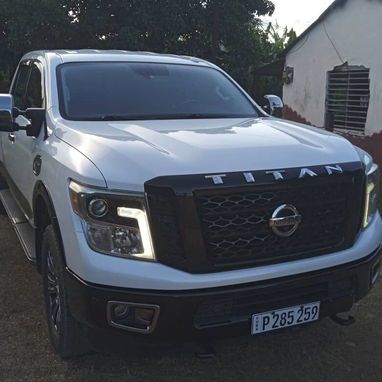 Nissan Titan Platinum 2017 - 3/10