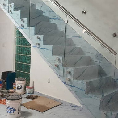 🤩 💯 🔝 🔨 🪛 RECIENTE INSTALACIÓN 🪛 🔨 🔝 💯 🤩 Barandal para escalera, de cristal 10mm, sujetado con Herrajes y tu - Img 122509795