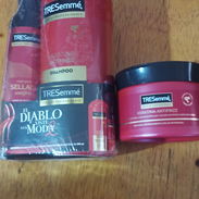 Shampoo y crema antifrezz TreSemme grande. - Img 58168232
