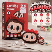 Audífonos temáticos con estuche de muñequito - Img 57673992