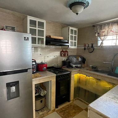 Se vende casa de 3 pisos en calzada luyanohecha completa nueva 58275096 ajustable con dinero en mano con cosas o vacía - Img 114858141
