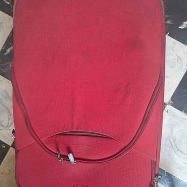 Maletas de viaje (uso) 20 y 25 usd respectivamente - Img 123472095