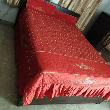 Sobrecama roja con dos fundas - 2/3