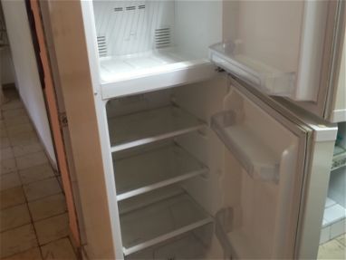 En venta refrigerador Mabe roto por gas con maquina en perfecto estado - Img 64574534