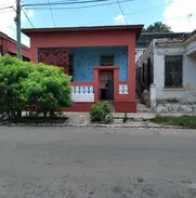 . *REBAJADO A $40 000usd. En venta casa grande puerta de calle, en Santos Suárez,  10 de Octubre - Img 49996153