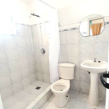 280usd. Buscas espacio en el Vedado para tu Negocio de Tatuaje,uñas,spa, lachista...👇 - Img 118880093