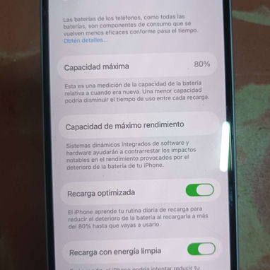 Iphone 14 de uso, bateria al 80% - 7/7