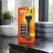 Cuchilla de afeitar Gillette fusion con 5 respuestos - Img 54304462
