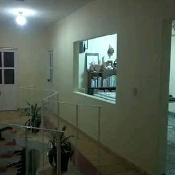 Se vende espaciosa Residencia de 2 niveles en la ciudad de Holguín - Img 95667300
