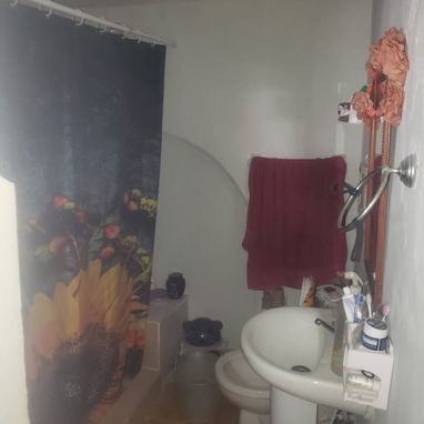 Se vende casa amplia a una cuadra de la calzada de 10 de octubre - Img 124410877