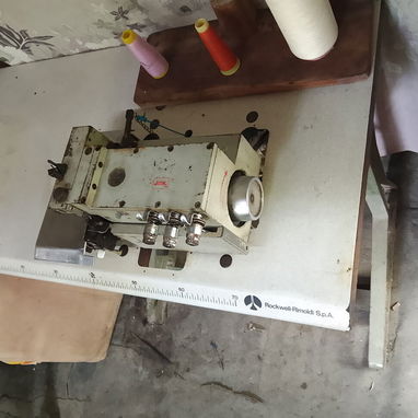 Se vende está máquina de coser - Img 126427295