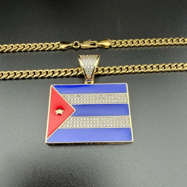 Cadena con dije de bandera de Cuba con Zirconias - 2/3
