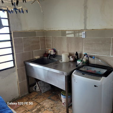 $14.000usd En venta casa grande  puerta de calle de 2 plantas con  garaje en Mantilla, Arroyo Naranjo. - 3/10