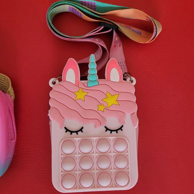 Carteras y gafas para niñas - Img 123262158