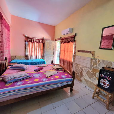 🏠 Casa Con Piscina En Guanabo de 6 habitaciones. 💡 Paneles Solares instalados. 👥Capacidad para 18 personas - Img 117533779