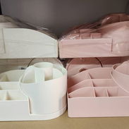 Organizador para cosmeticos, blanco y rosa - Img 55508287