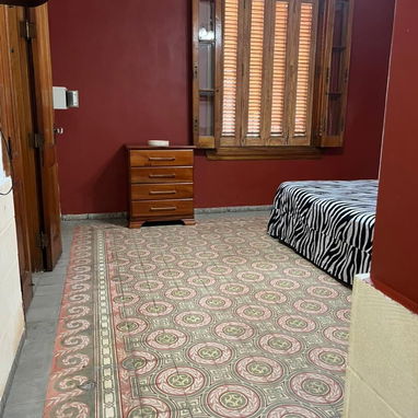 Apartamento en renta , independiente, Ubicado en el Vedado, zona céntrica, cerca del hotel Habana Libre+53 52463651 Y - Img 110128704