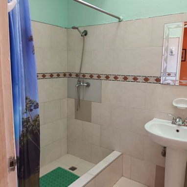 Vende Apartamento en 2do piso en el Centro de la Habana o Permuta - Img 110891942