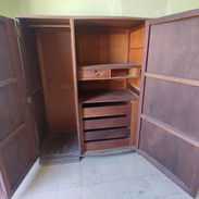 DE LOS BUENOS, ESCAPARATE ANTIGUO ES DE CAOBA ENTERO, OJOo ES GRANDE---#---54748161 AÑOS 50 BUENA MADERA NO TIENE MUERTE - Img 55171132
