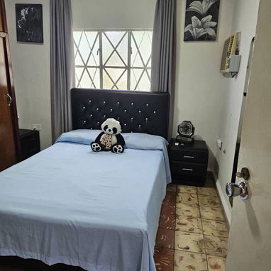 Casa en venta a una cuadra y media de Corral Falso - Img 124228016