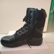 ¡¡¡¡Botas color negro corte alto, con zipeer lateral y cordones!!!! - Img 55794548