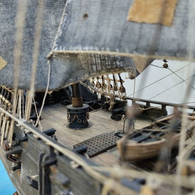 Se vende modelo a escala del famoso barco la Perla Negra de Piratas del Caribe - 3/8