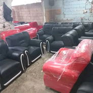Muebles Nuevos. Sofá, Butacas y Mesa de Centro. - Img 57326230