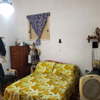 SE VENDE CASA de 1 habitación (Casa puerta de calle puntal alto, techo placa libre, teléfono fijo, gas de la calle, etc) - Img 124173276