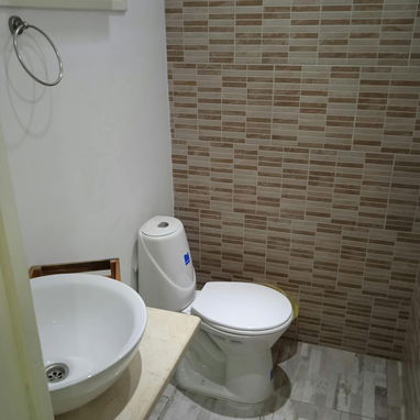 RENTA DE 2 CUARTOS CON BAÑO PRIVADO FRENTE A LA UNIVERSIDAD DE LA HABANA - 8/9