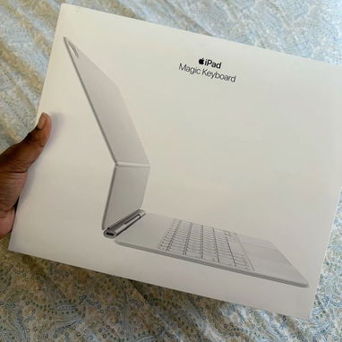⌨️Magic keyboard 📦 $150 ⌨️Magic keyboard Folio 📦 $150 - 2/2