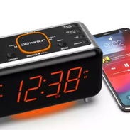 Reloj de mesa Emerson- Radio FM- Luz decorativa - Bluetooth - Altavoz - Img 55929309