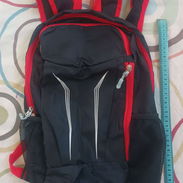 Vendo mochila pequeña, es nueva, tamaño aproximado de 40cms - Img 57480054