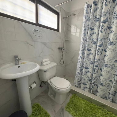 Excelente renta en el Vedado - Img 122833550