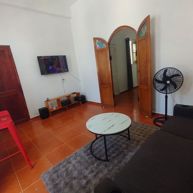 SUPER APARTAMENTO CON TODO. BALCON.2HABITACIONES.CENTRICO. 3ER PISO. CAPITALISTA.AZOTEA LIBRE - Img 119279262