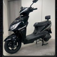 MOTO ELECTRICA KVITOVA ⚙️CARACTERÍSTICAS: • 1000 Wats • 60 Volt • 20 Amp • Autonomía de 60-70 KM • Velocidad M - Img 55899945