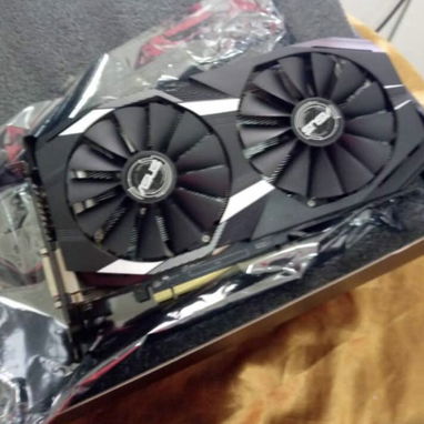 100usd tarjeta Asus rx 580 de 8GB nueva en su caja tel:54023509 mensajería disponible según el lugar - Img 123404502