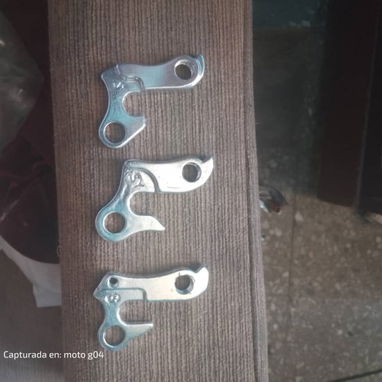 Taller accesorios de bicicleta ,asientos ,luces ,gomas ,cámaras, torres de cambio cadenas - Img 112207168