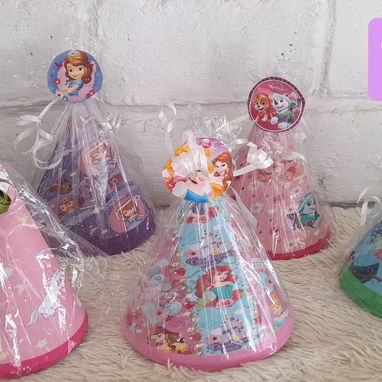 Venta de artículos de fiesta variados a precios económicos - Img 120978743