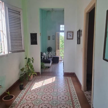 ¡Oportunidad Única! Propiedad en El Vedado cerca de Calle 23 y 12 con estilo capitalino de los años 20 – $28 000 USD  ✨ - 3/9