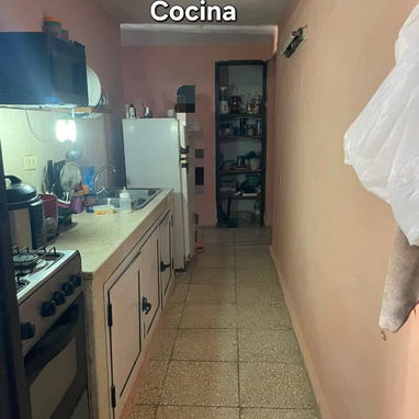 VENDE CASA FRENTE A LA TERMINAL 2 DEL AEROPUERTO. BOYEROS* - Img 127537969