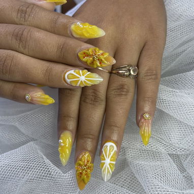Manicurista - Img 121994346