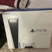 Sí, señor. Esa cuesta 500 USD e incluye los 2 controles DualSense, la base de carga y 1 mes de garantía. 🎮✅ 500 USD - Img 56740531