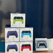Se vende play 5 nuevo en su caja y mandos de play 5 - Img 56844893