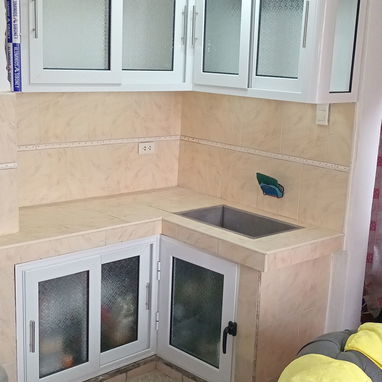 Carpinteria Marqueteria de aluminio y cristal puertas ,ventanas , closet , Bajos de meseta ,paños fijos y más - 8/10