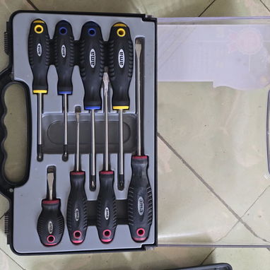 Taladro, juego de cubos y juego de destornilladores - Img 127694817