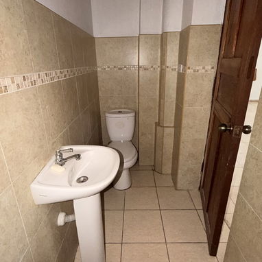 Se renta local (COMPLETO) para negocio. - 8/10