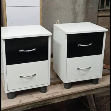 Mesitas de noche de 2 y 3 gavetas y multimuebles - 2/9