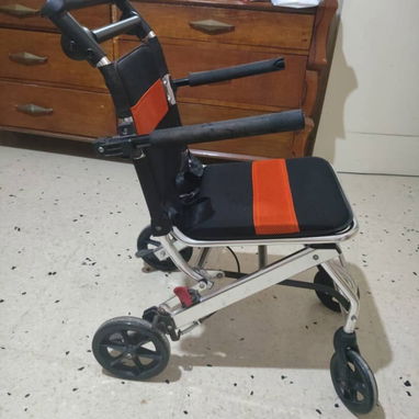 Vendo Silla de ruedas y andador de usos - Img 120320184