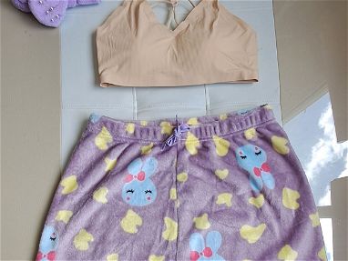 Cómodos pijamas de tela peluche - Img 66904100
